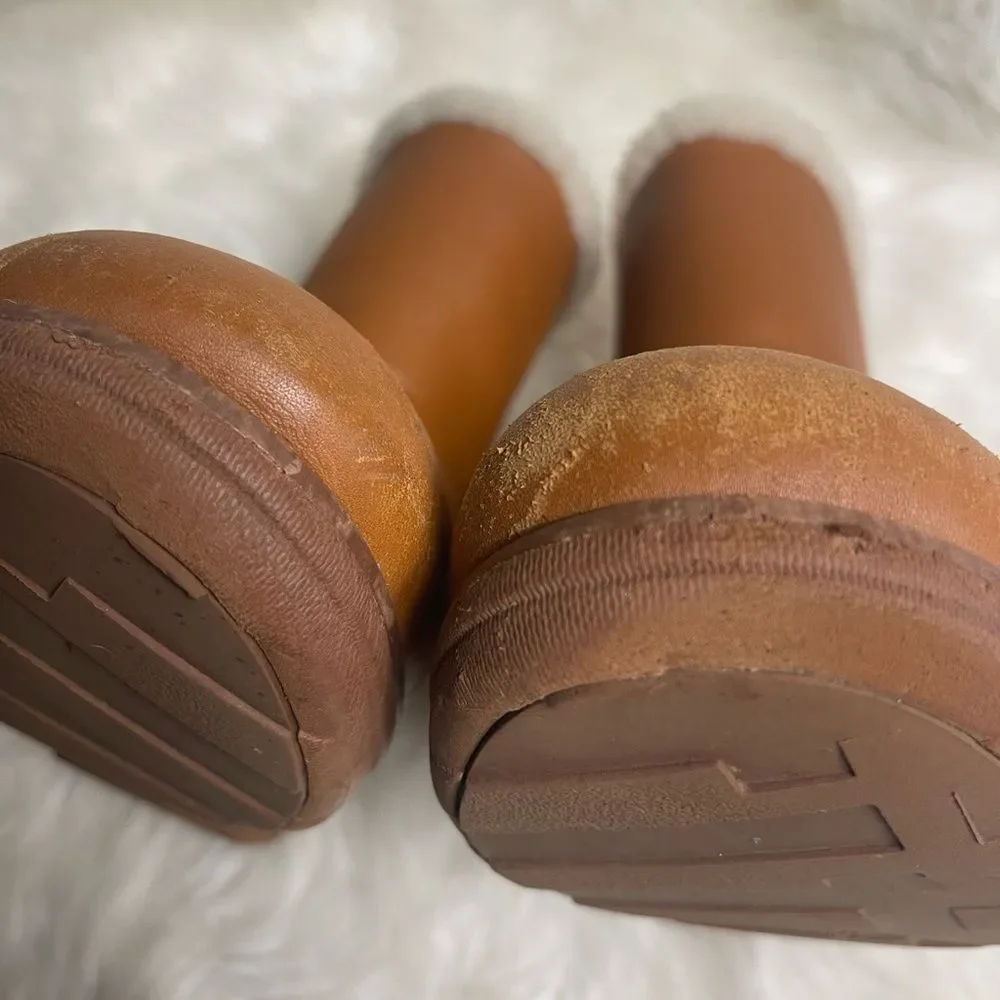 Fitflop Chestnut leather Shearling Ankle Boots  SZ10 rubber soles.